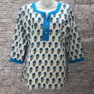 hans Women's small white floral blouse